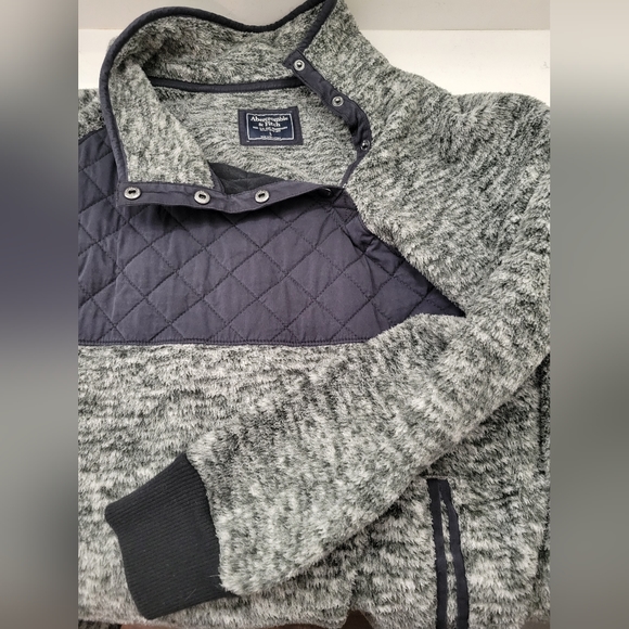 Abercrombie & Fitch Asymmetrical Button Pullover - Picture 1 of 2